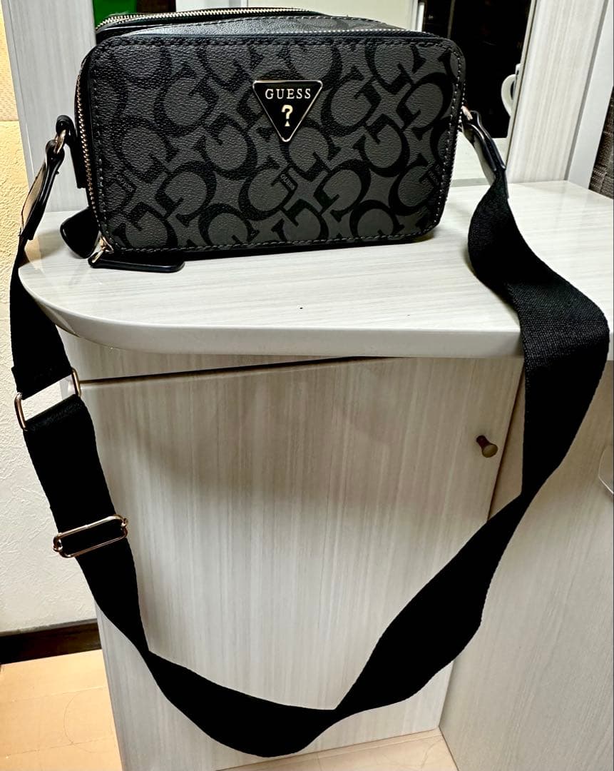 GUESS ミニ クロスボディバッグ レディース