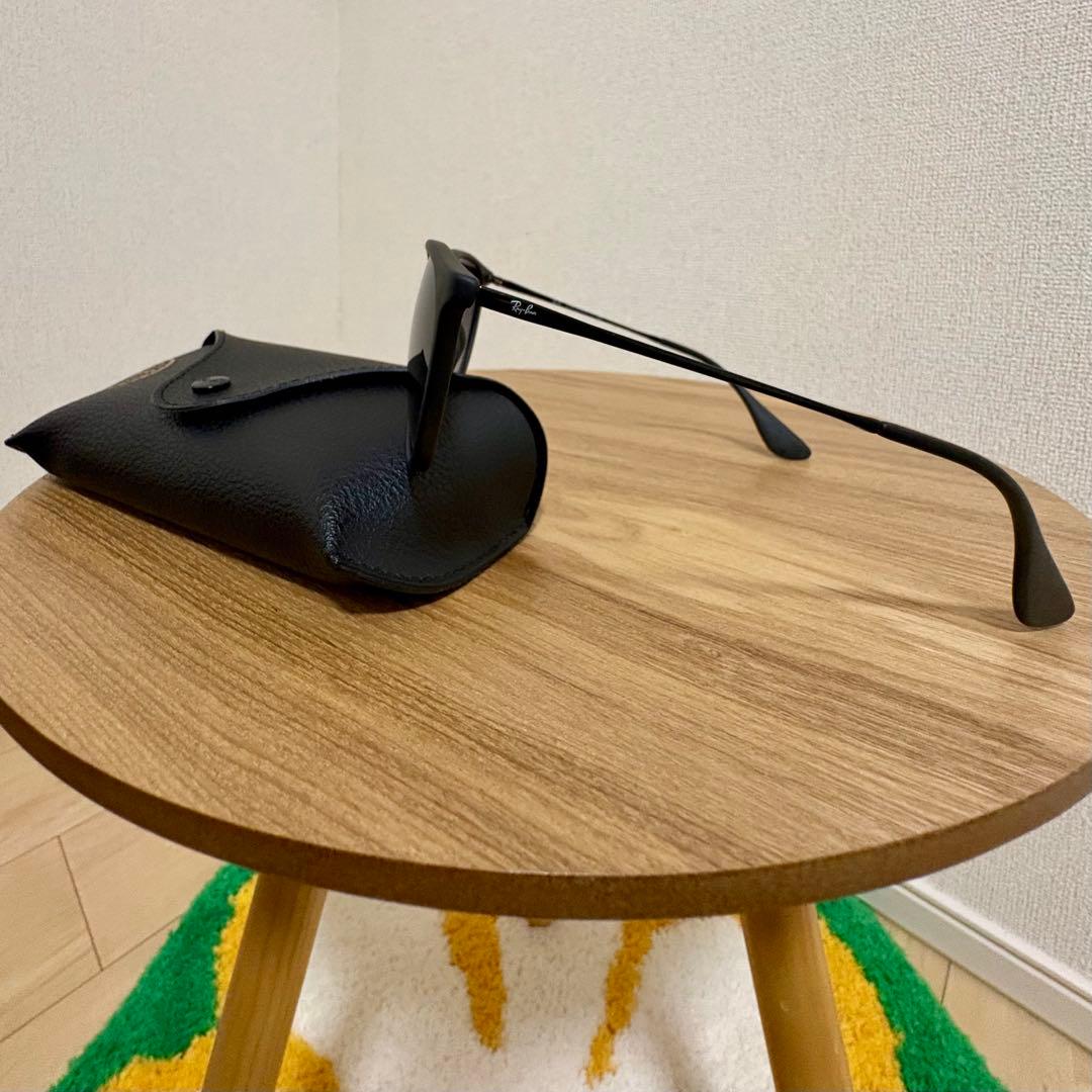 Ray-Ban サングラス ERIKA ブラックラバー グレーグラディエント