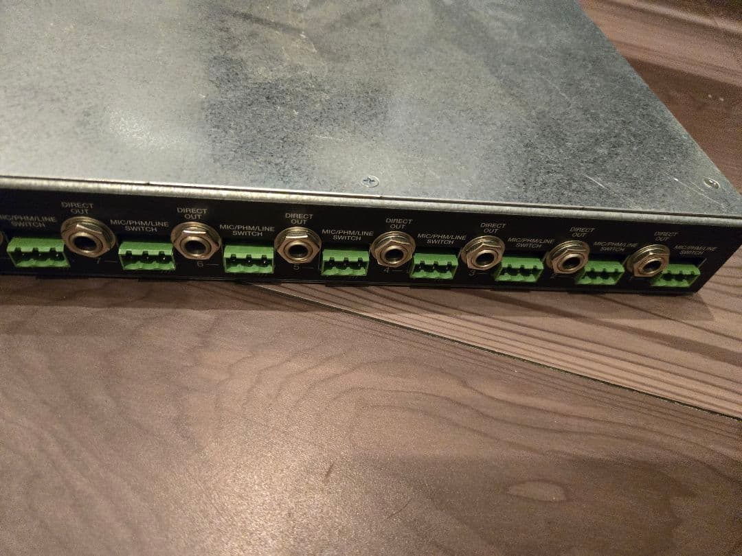 【SHURE】シェアマイクロフォンミキサーSCM810