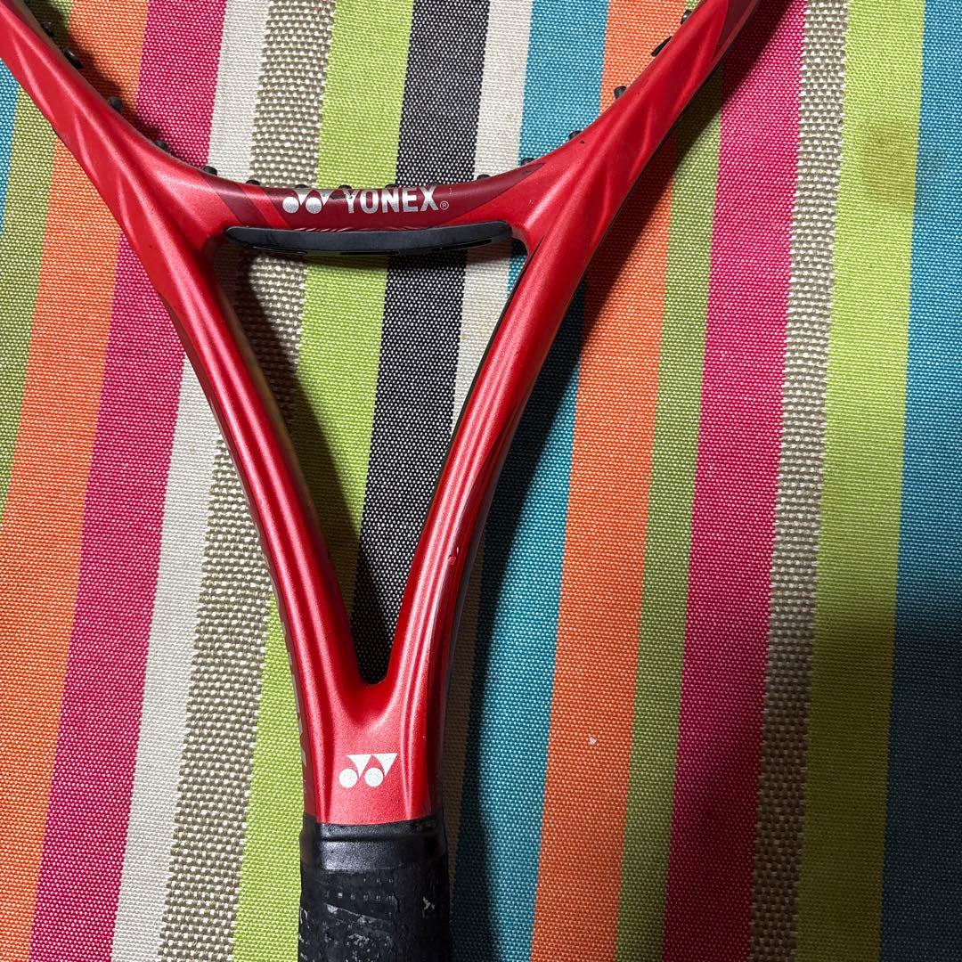 YONEX VCORE 98 硬式テニスラケット　ヨネックス　ブイコア98