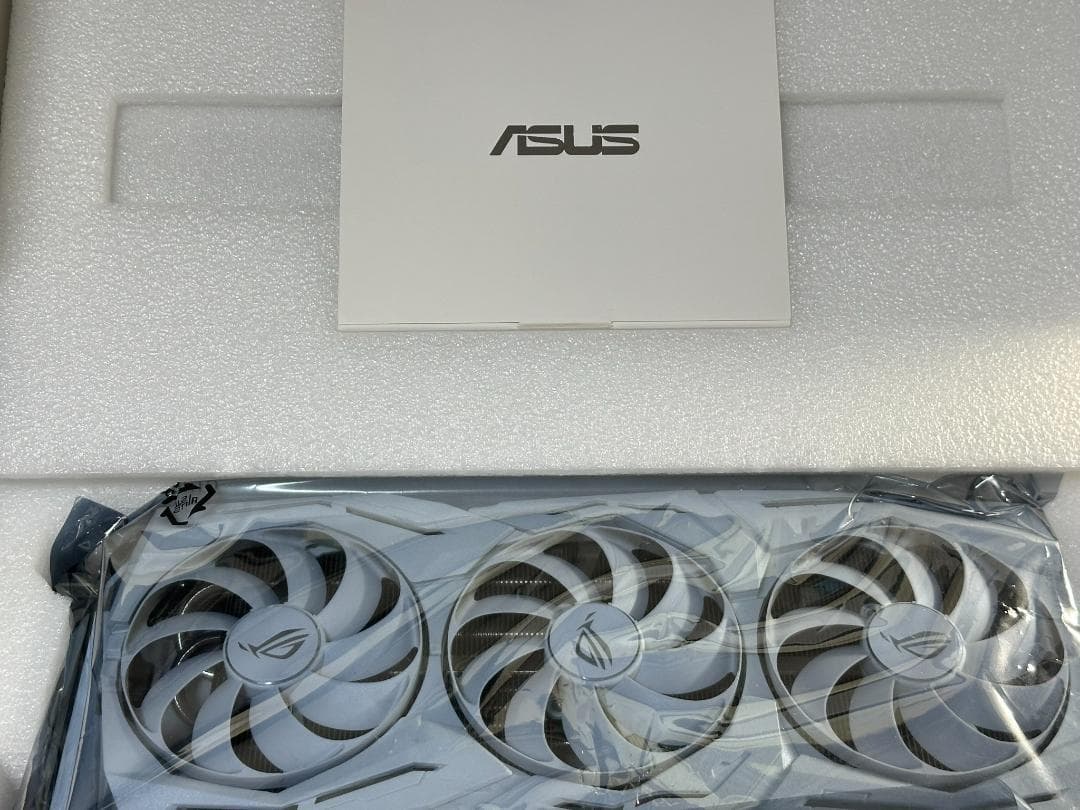 グラフィックボード・グラボ・ビデオカード ROG STRIX RTX2080TI O11G WHITE GAMING