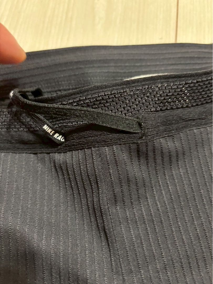 新品未使用　ナイキ　エアロスイフト　ハーフタイツ　ブラックM