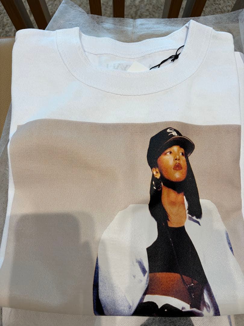 白1 sacai Aaliyah Print T-Shirt 野村訓市 Tシャツ