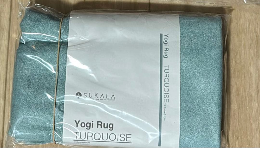Yogi Rug ターコイズ & ピンクタンクトップ
