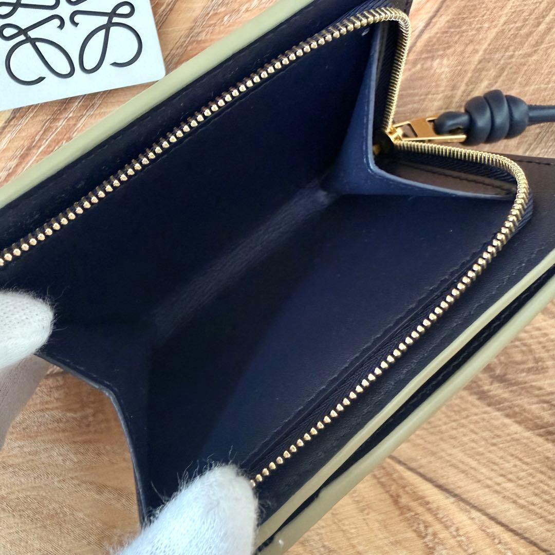 新品 LOEWE ノットコンパクトウォレット ユーカリ×ネイビー 人気色 正規品