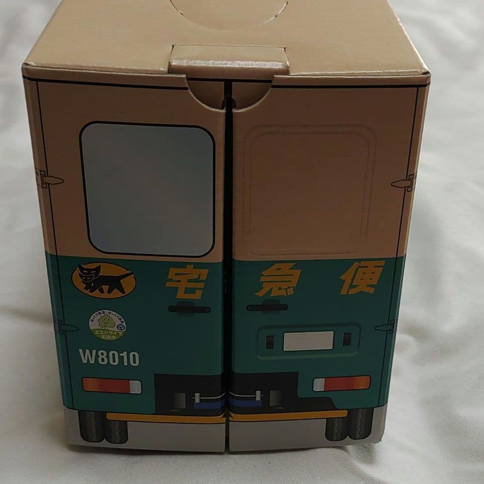 クロネコヤマト　非売品　ミニカー バッチ　　ティッシュボックス