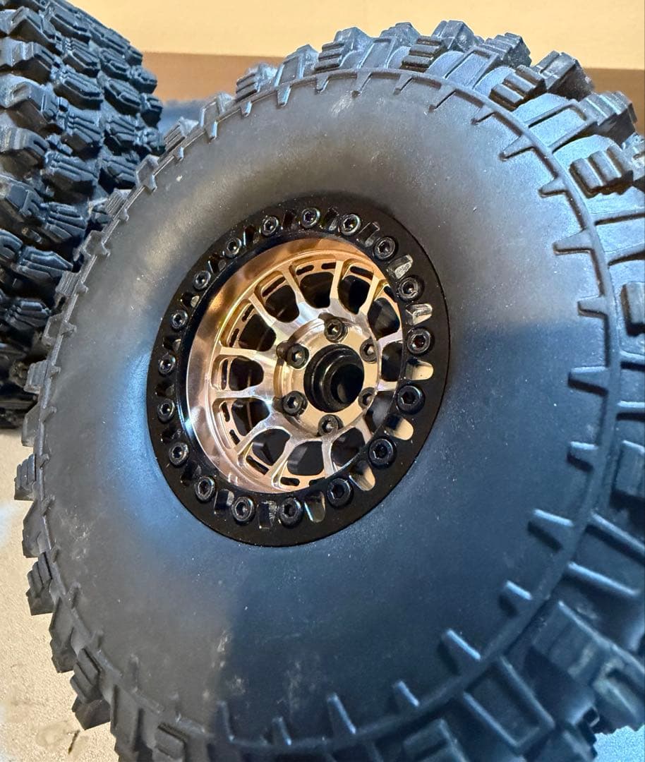 axial rc4wd等に1.9 ビードロック、タイヤセット