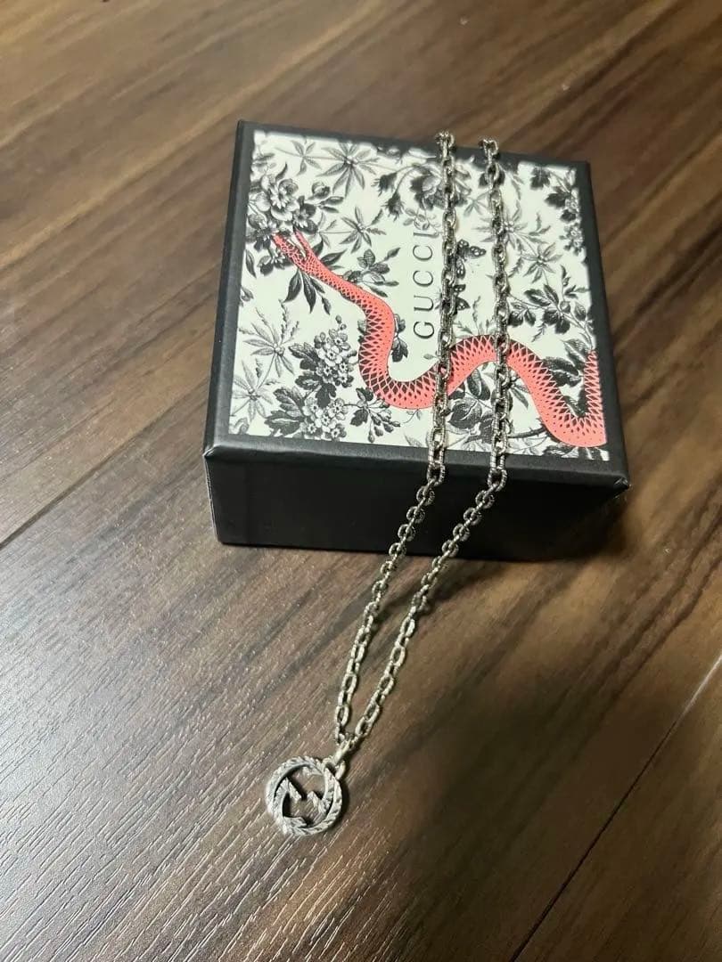 GUCCI ロゴペンダント ネックレス　シルバー925