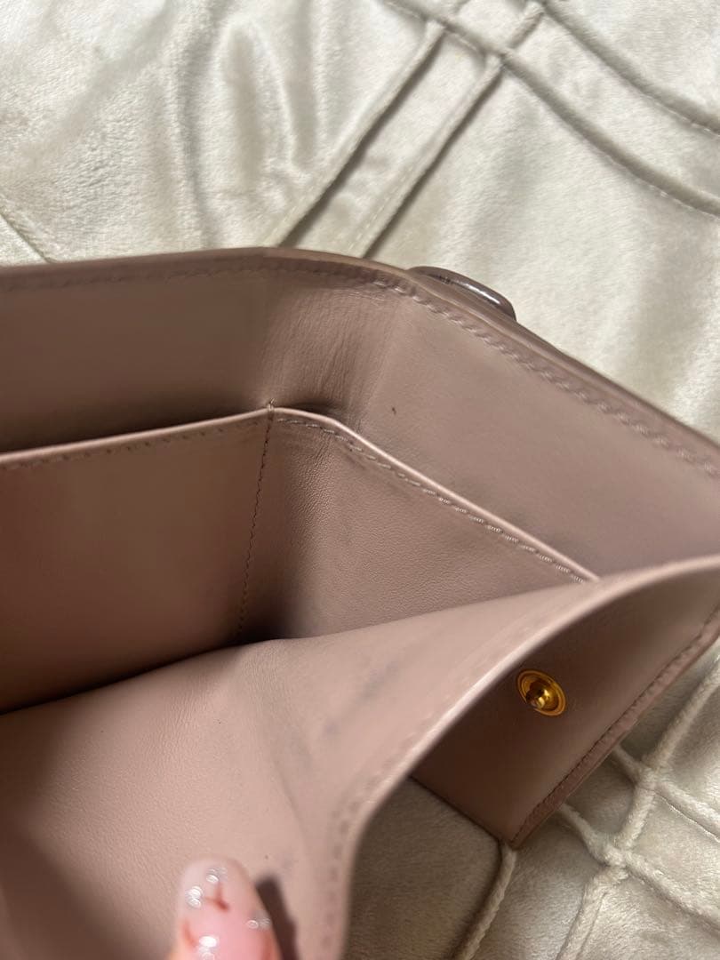 PRADA エピレザー 三つ折り財布 ベージュ