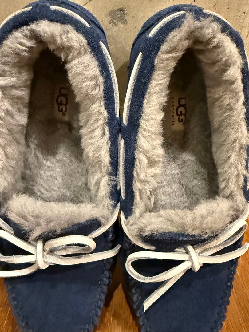 最終価格　2度着用⭐︎26㎝ UGG ネイビー モカシン