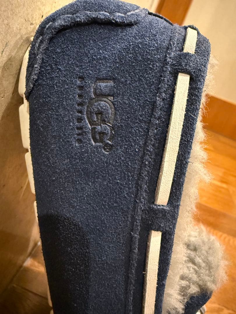 最終価格　2度着用⭐︎26㎝ UGG ネイビー モカシン