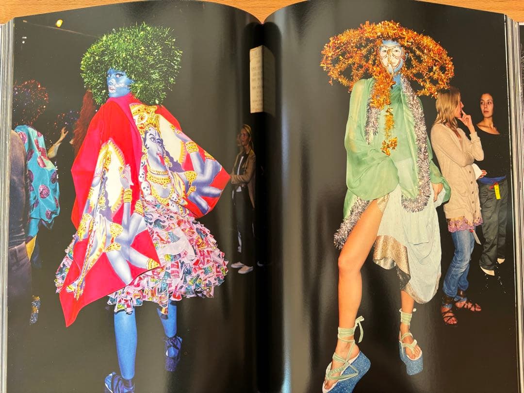 『John Galliano:Unseen』