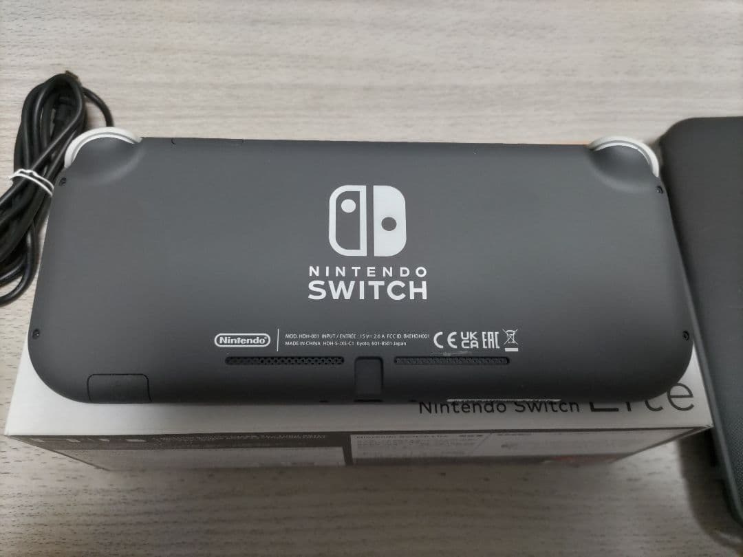 Switch Lite 美品　(ケース付き)