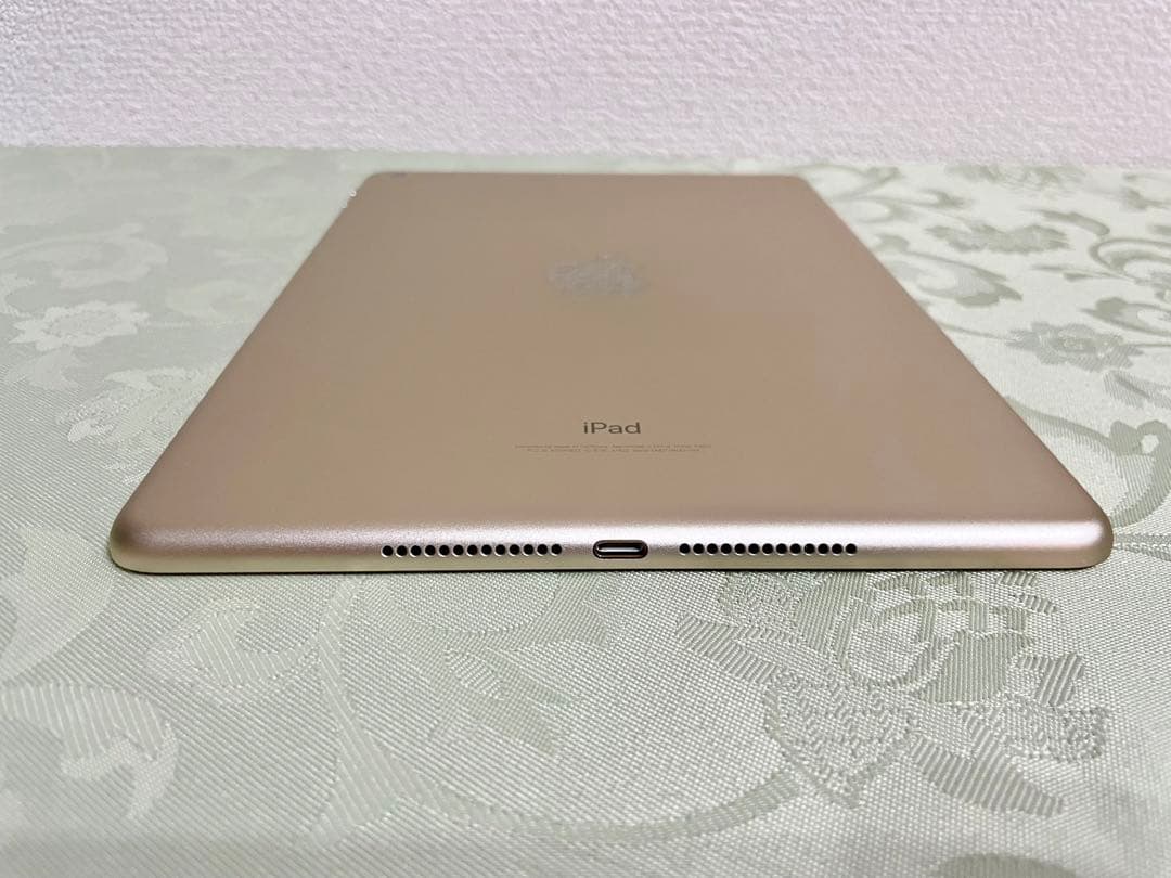【極美品】 iPad 本体 第5世代 A1822 Apple ゴールド　32GB