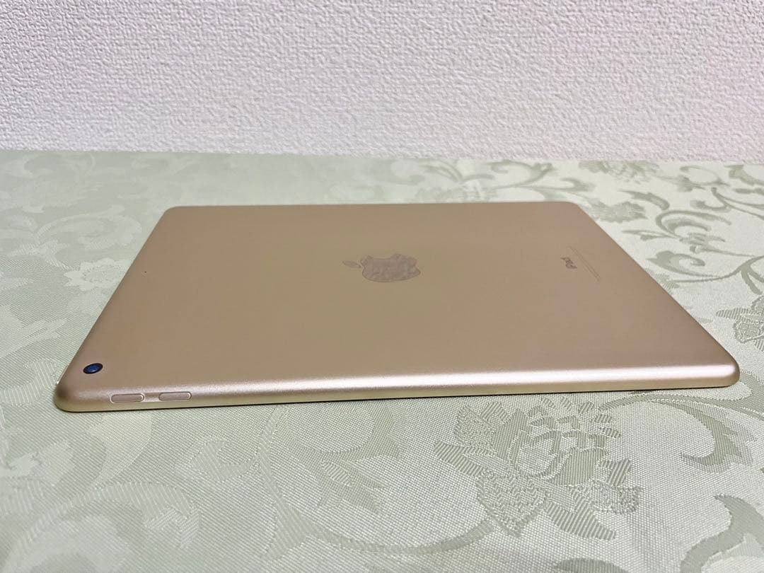 【極美品】 iPad 本体 第5世代 A1822 Apple ゴールド　32GB
