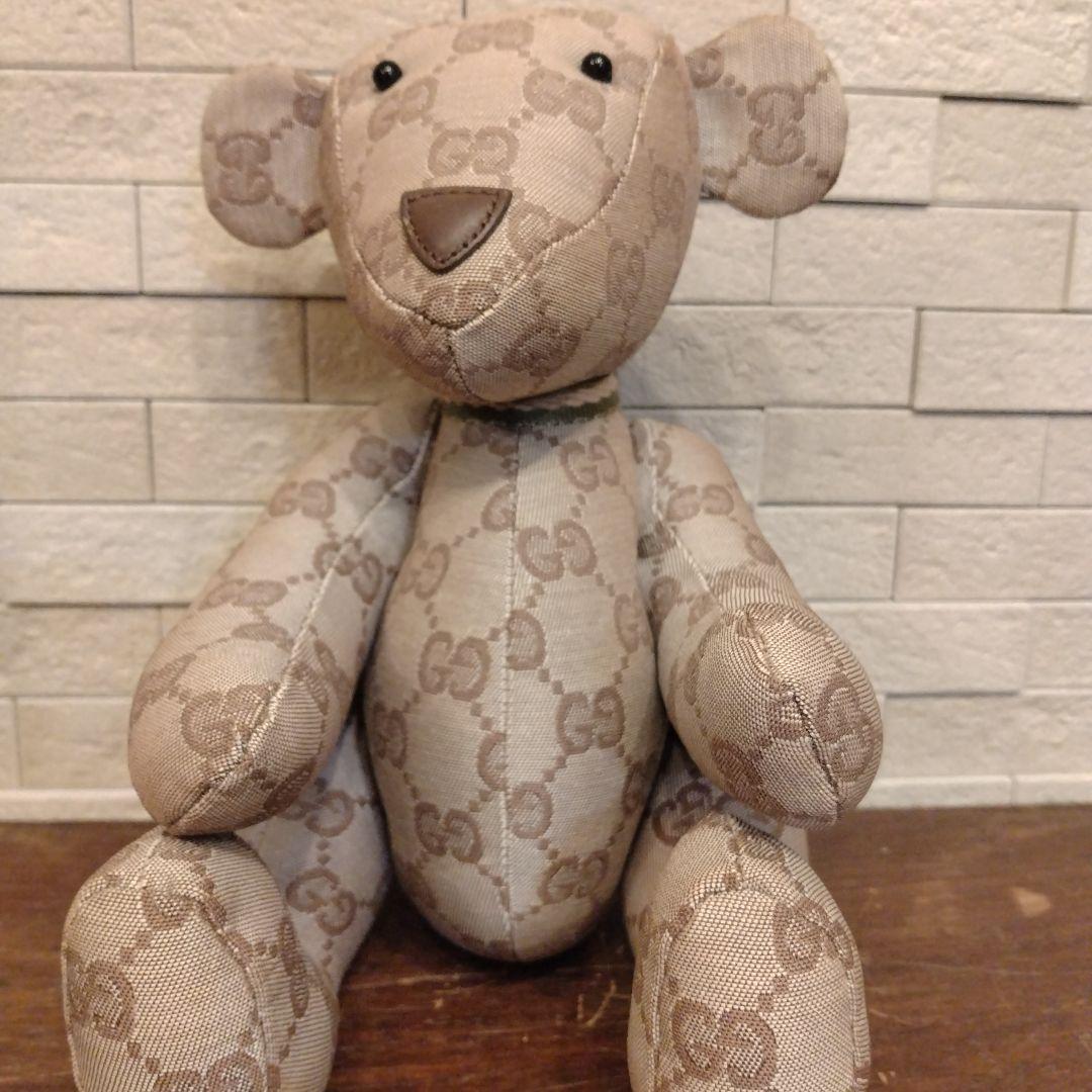 Gucci ロゴ入り ベージュ クマ型ぬいぐるみ