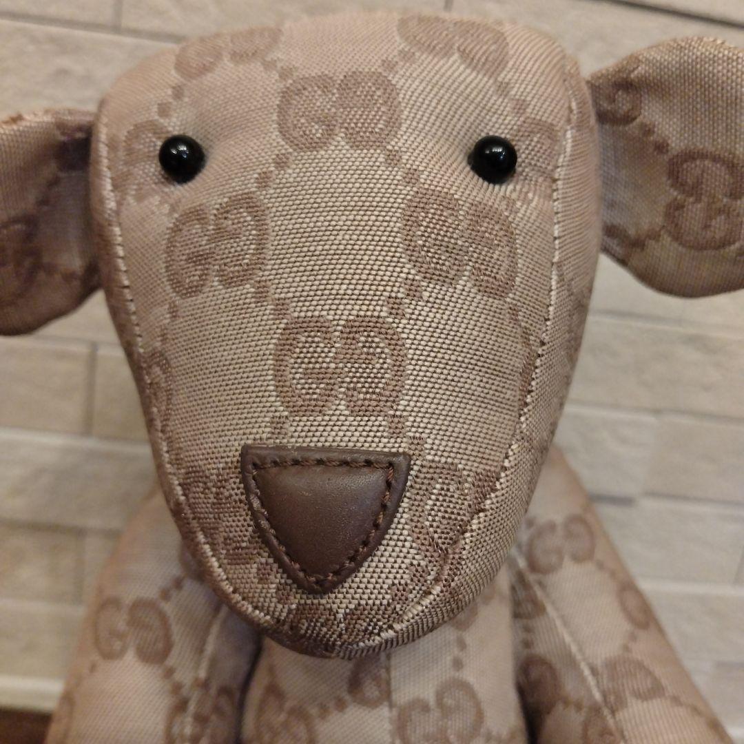 Gucci ロゴ入り ベージュ クマ型ぬいぐるみ