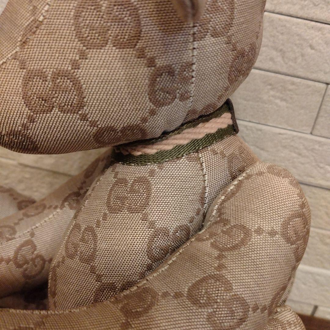 Gucci ロゴ入り ベージュ クマ型ぬいぐるみ