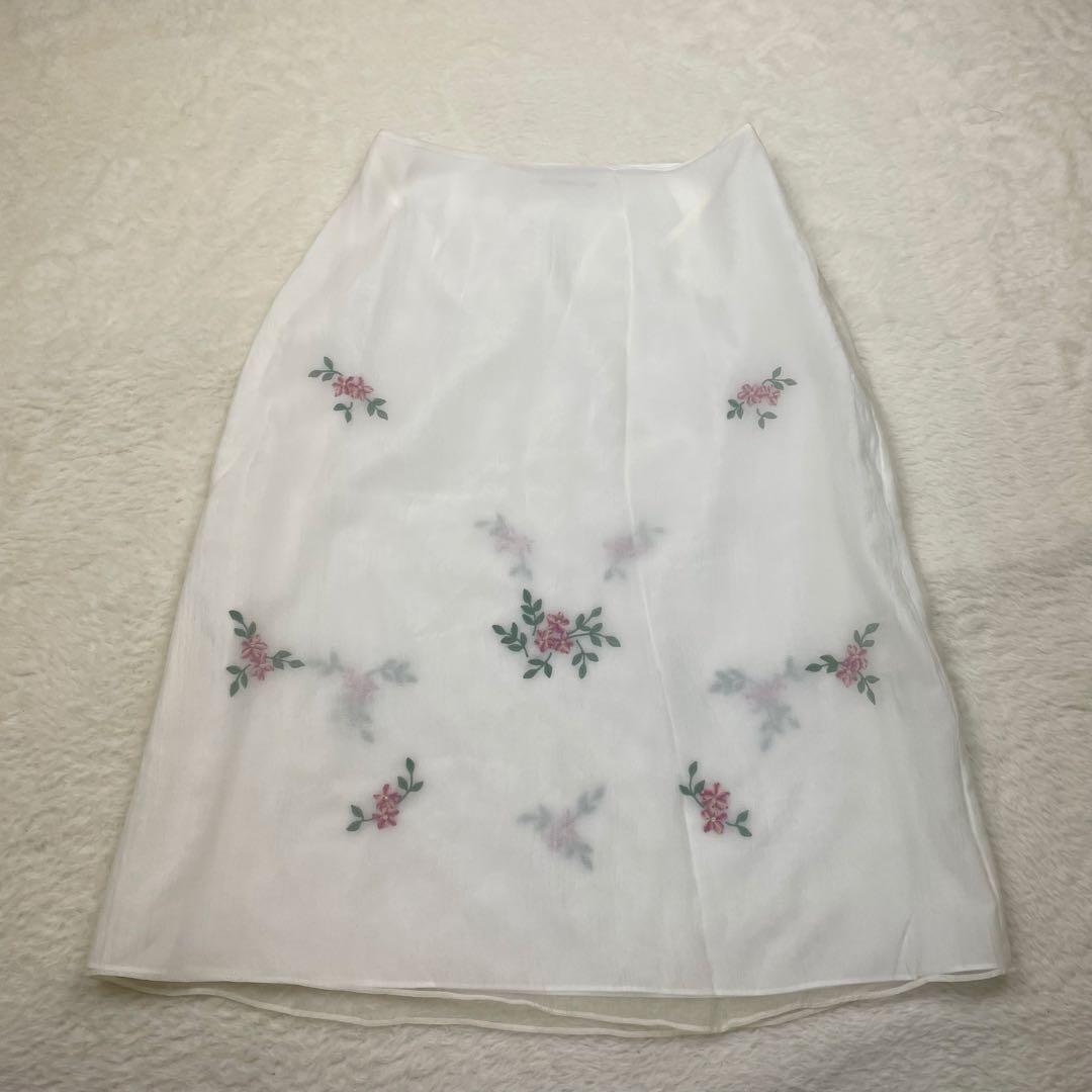美品　VIVIENNE TAM 上下セット　花柄刺繍入りキャミソール スカート