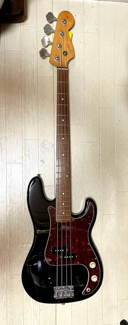 Squier エレキベース ブラック