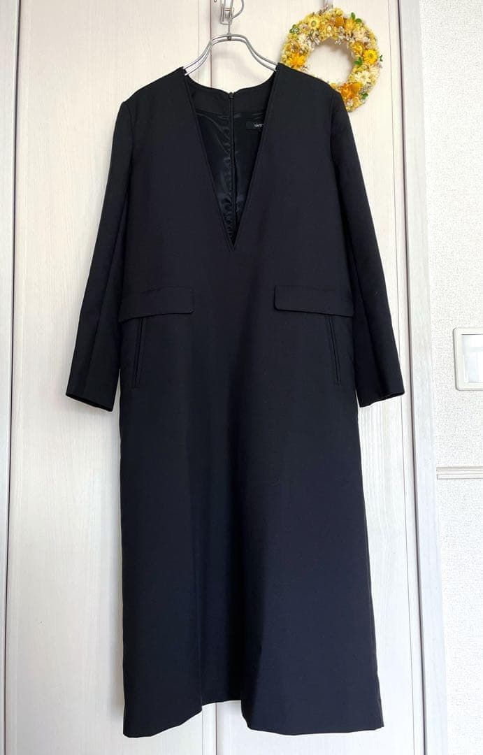 はぁーい　深Vネック光沢サックワンピース フォーマル 定価3.5万円