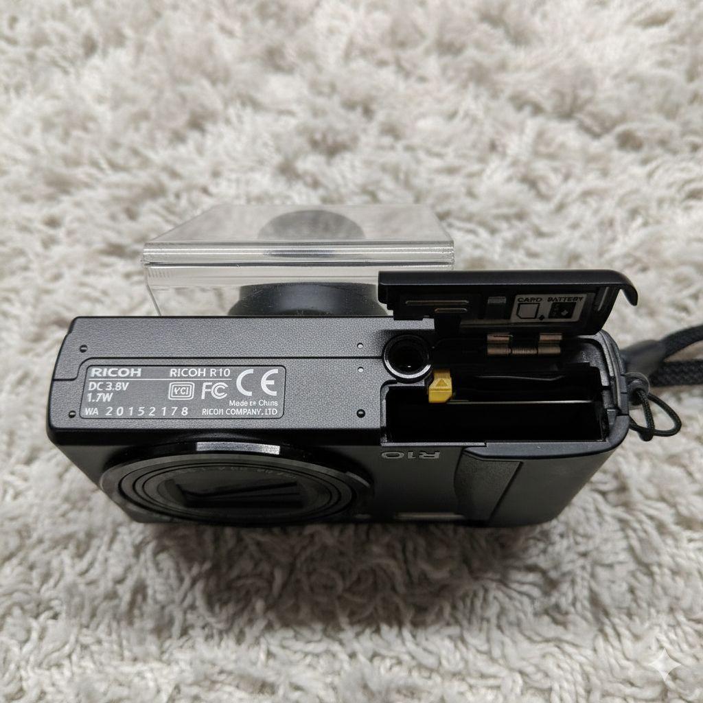 RICOH R10 コンパクトデジタルカメラ 7.1倍ズーム