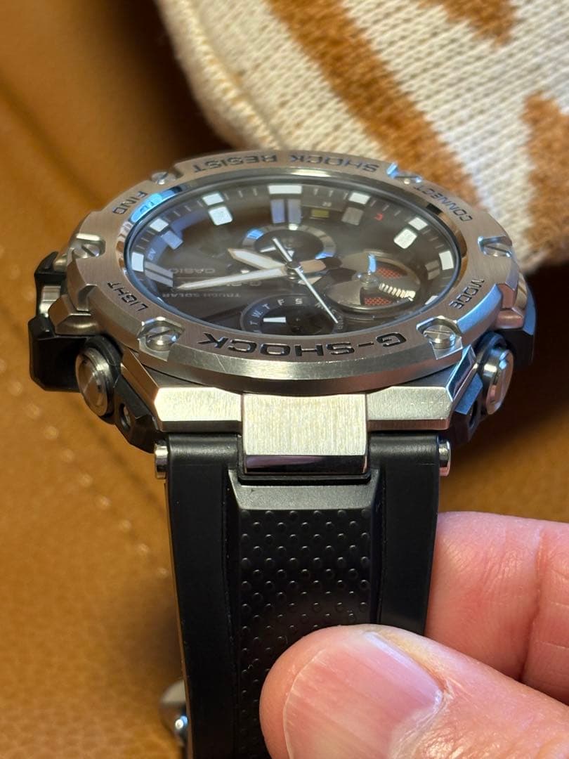 [美品] CASIO GST-B100-1AJF Bluetooth搭載