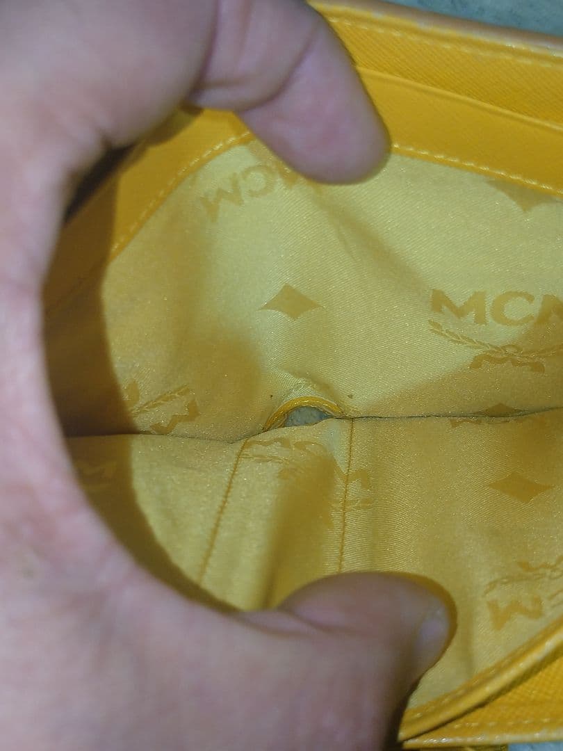 MCM　エムシーエム　三つ折り財布　ラビット　レザー