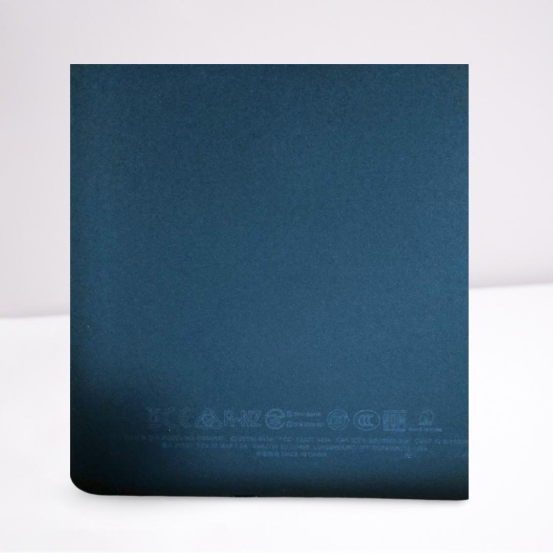 Kindle Paperwhite 第10世代 8GB 防水・カバー付き