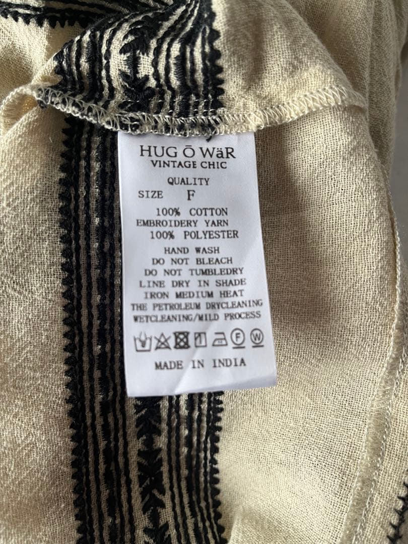 【hug o war 】フォークロアスモッキング刺繍ワンピース⭐︎新品