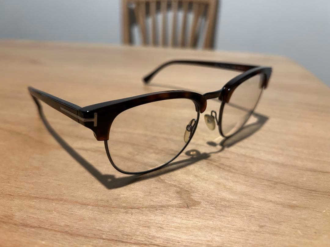 トムフォード　TOM FORD 調光レンズ　ケース付き