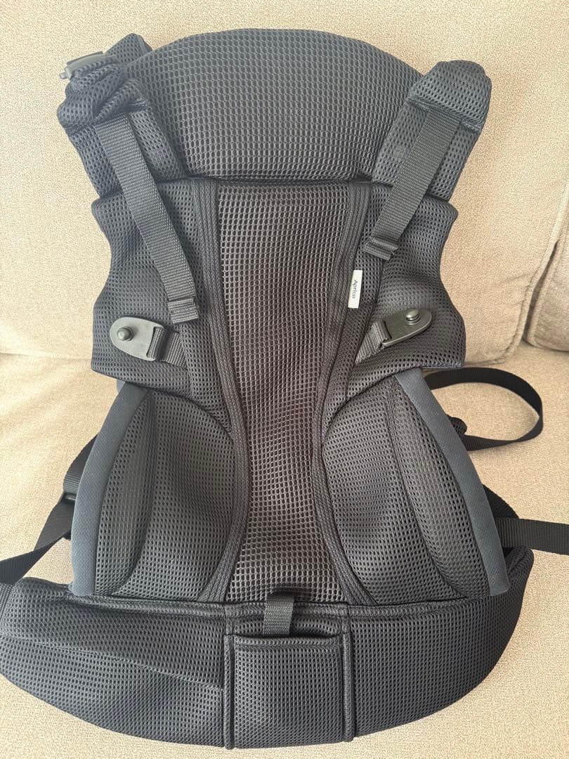 ★美品・試着のみ★Aprica Laclis AB抱っこ紐 ブラック