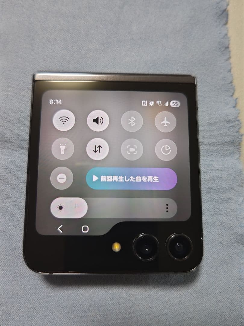 Samsung Galaxy Z Flip5 グラファイト 本体