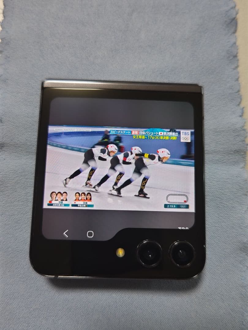 Samsung Galaxy Z Flip5 グラファイト 本体