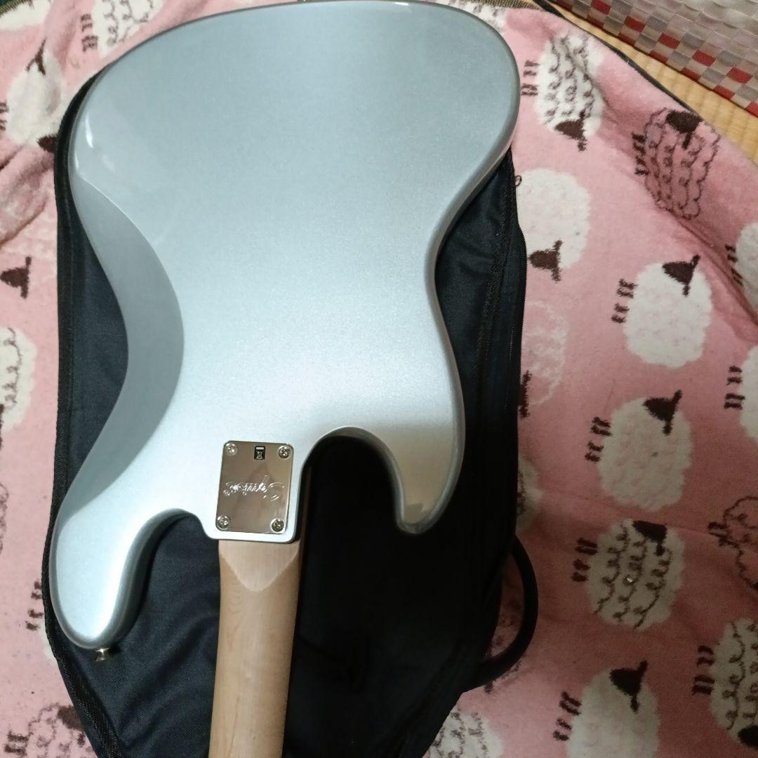 Squier Jazz Bass シルバー アフィニティシリーズ