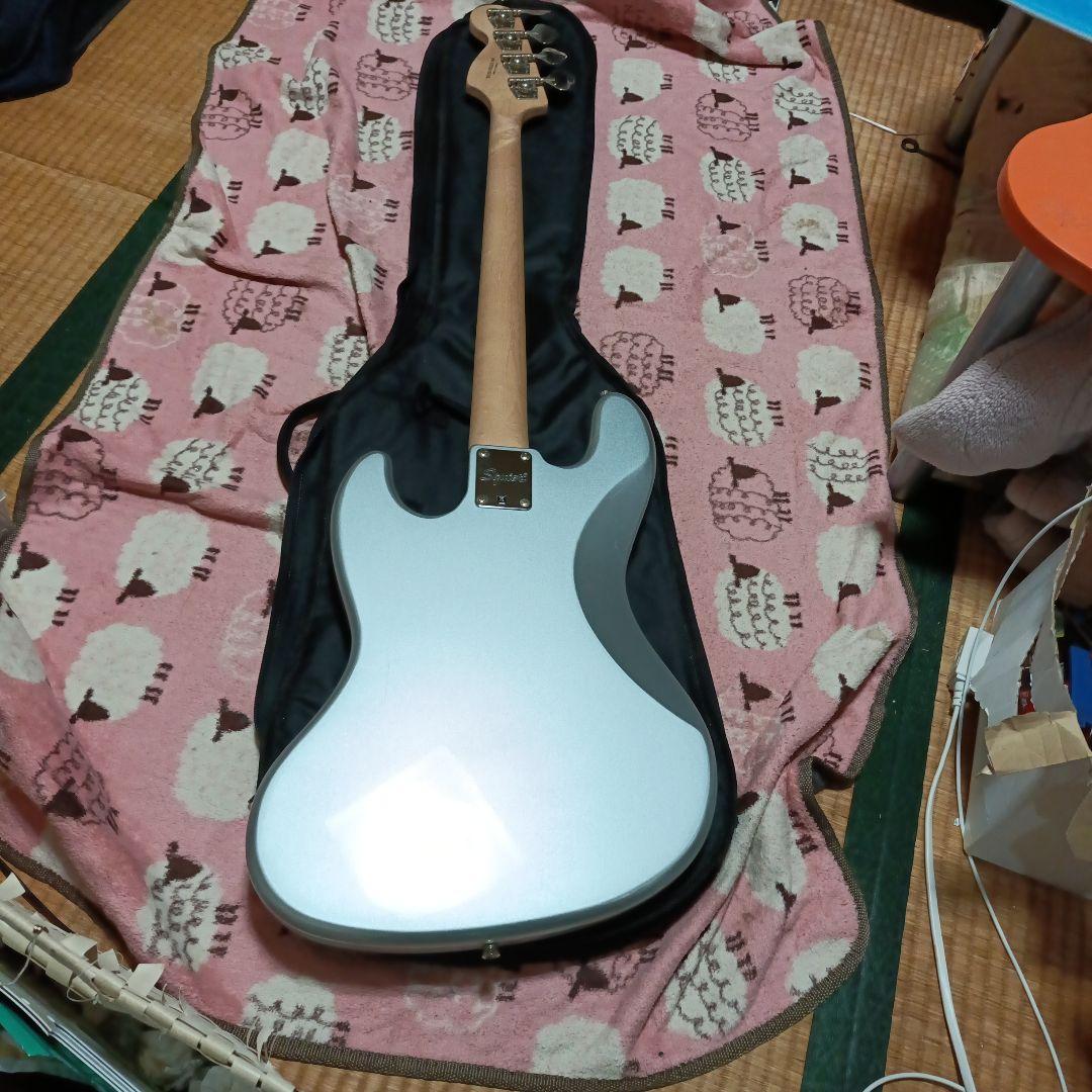 Squier Jazz Bass シルバー アフィニティシリーズ