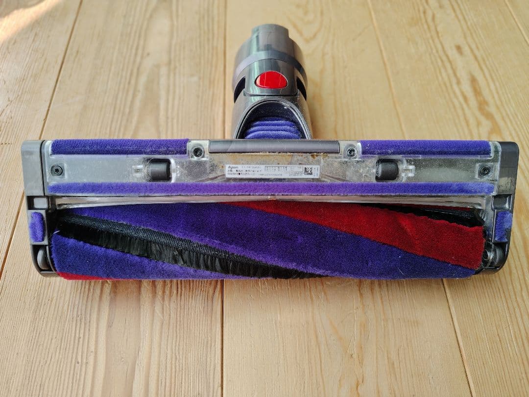 Dyson V8 Slim Fluffy+ 各種アタッチメント付き　ヘッドなし
