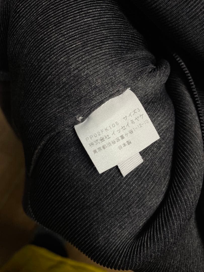 PLEATS PLEASE カットソー　黒