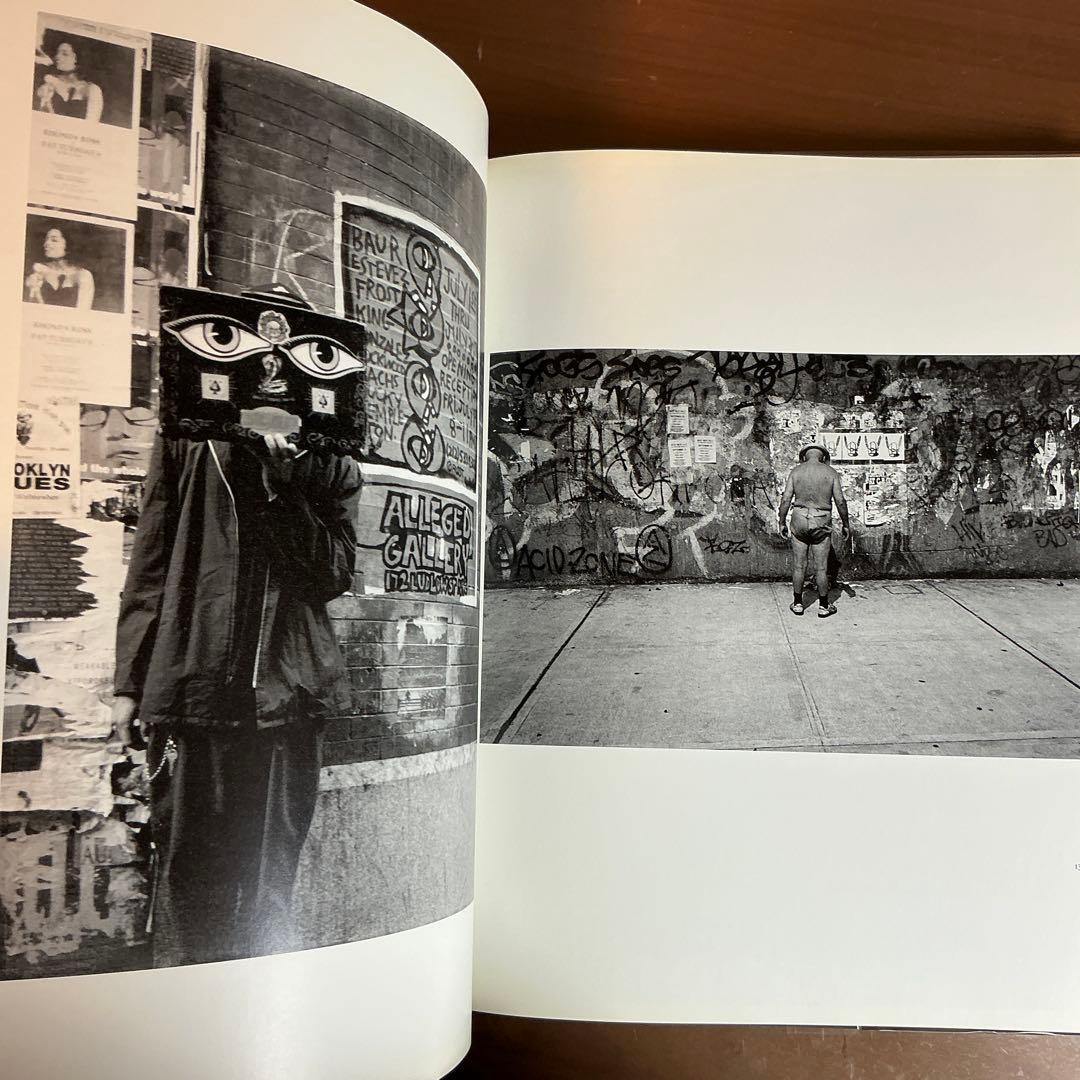 OUT & ABOUT Ari Marcopoulos 写真集