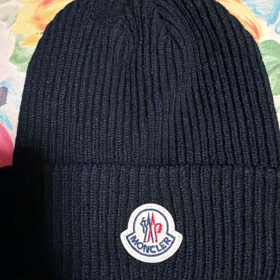 モンクレール ネイビー ニット帽　美品