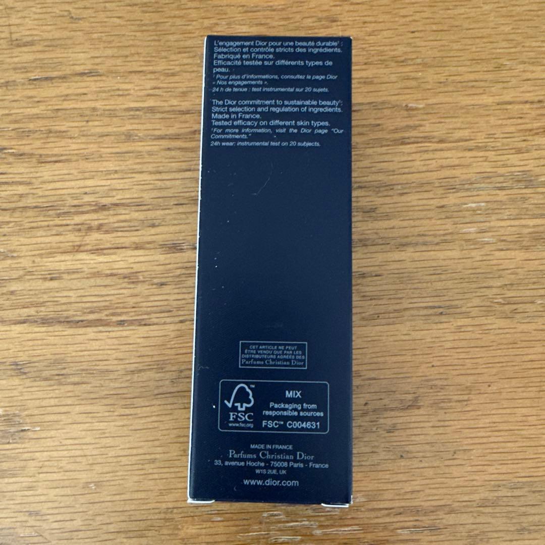 新品 DIOR FOREVER リキッドファンデーション 30ml 1N