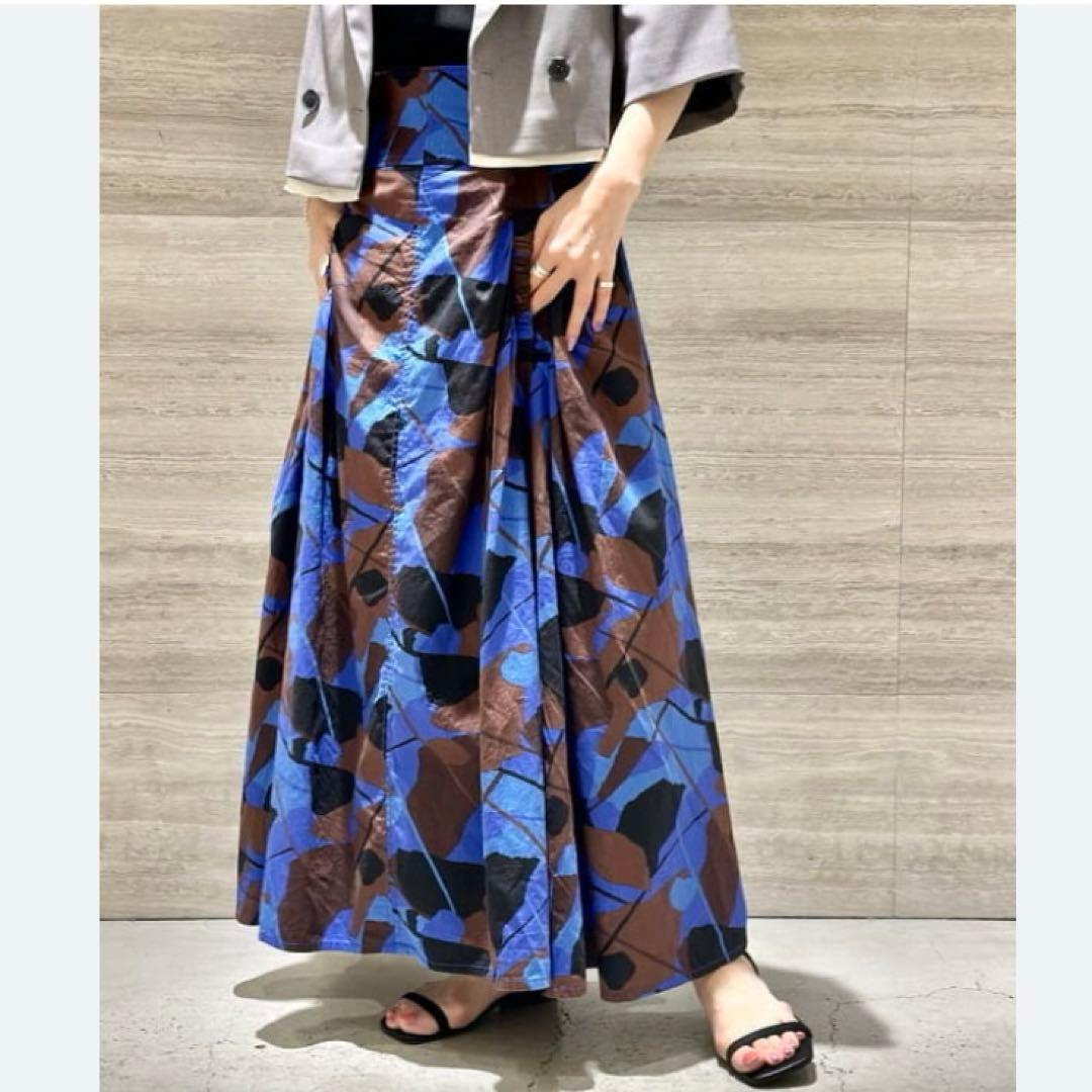 定価1.9万【Ray BEAMS 】ロングフレアスカート　M マキシ丈　青　総柄
