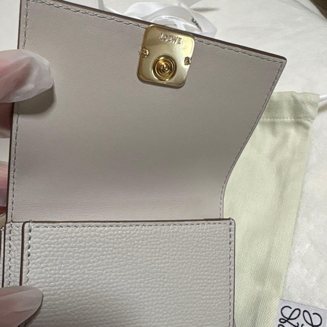 【未使用】LOEWE ロエベ 三つ折り財布
