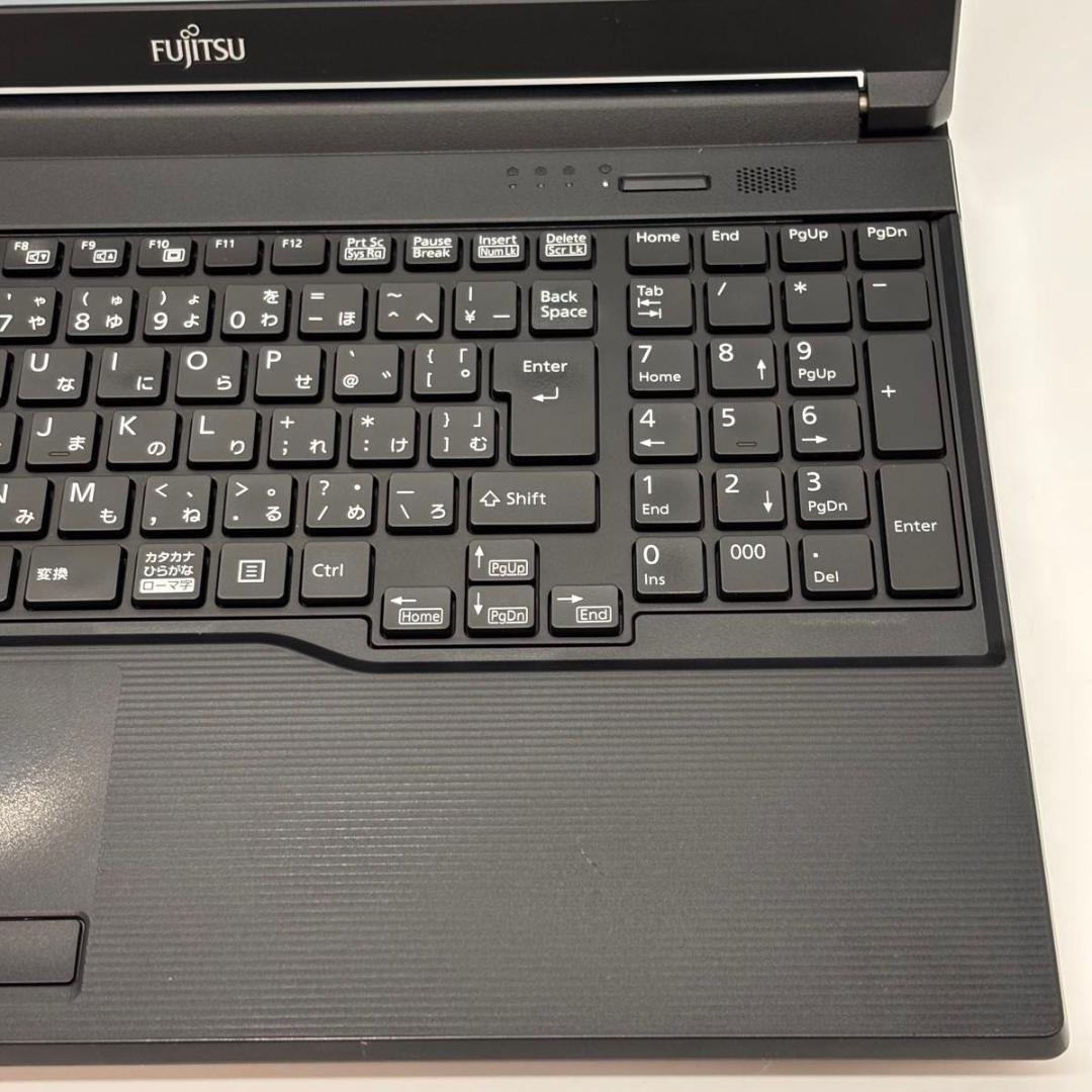 富士通 A5512/J FMVA94004 i5-1245U/8G/256G 3