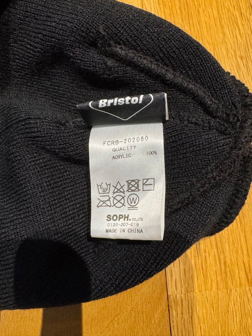 極美品！F.C.R.B. NEWERAFCRBBIGLOGOCUFFKNIT