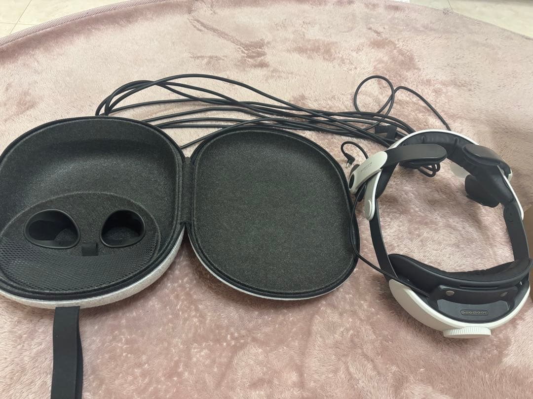  Quest 3 VRヘッドセットとコントローラー