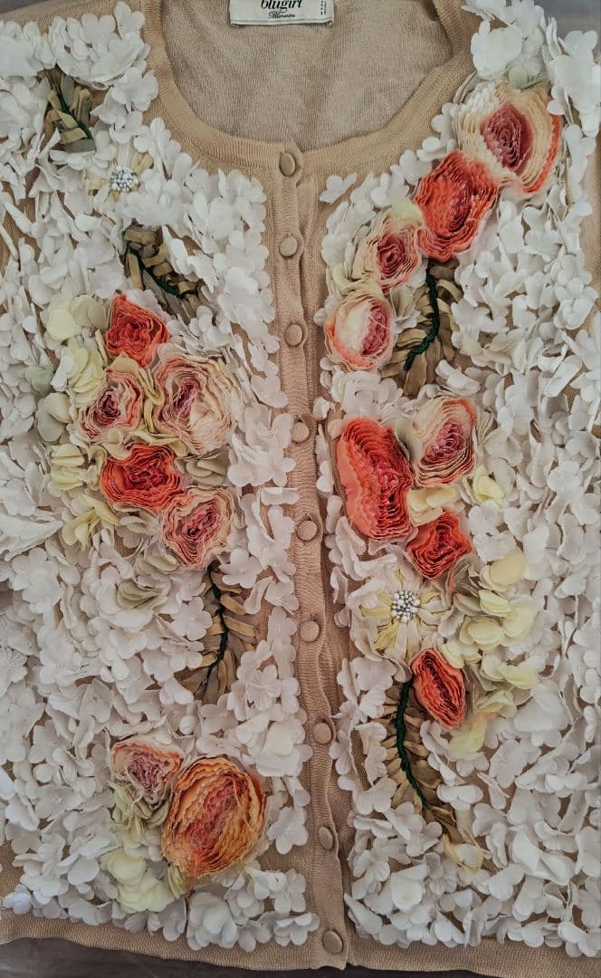ブルーガール　ブルマリン　豪華花柄刺繍 ベージュ カーディガン