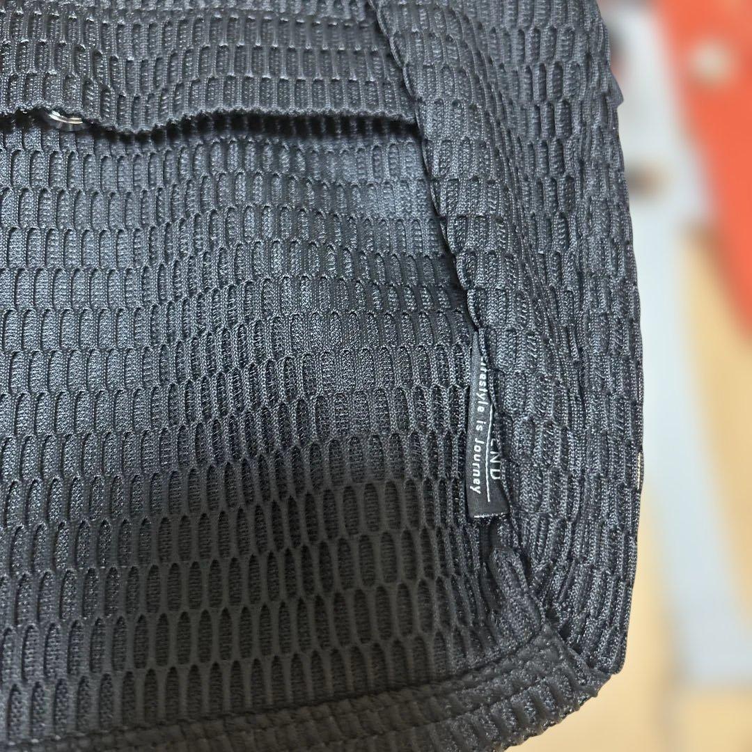 【美品】エディータ　ボディバッグ　Mサイズ