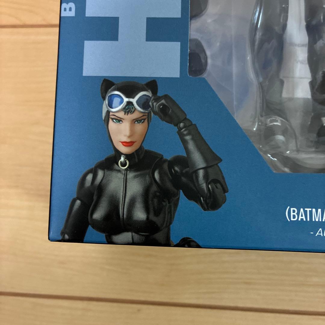 新品未開封MAFEX キャットウーマン マフェックス　　　CATWOMAN