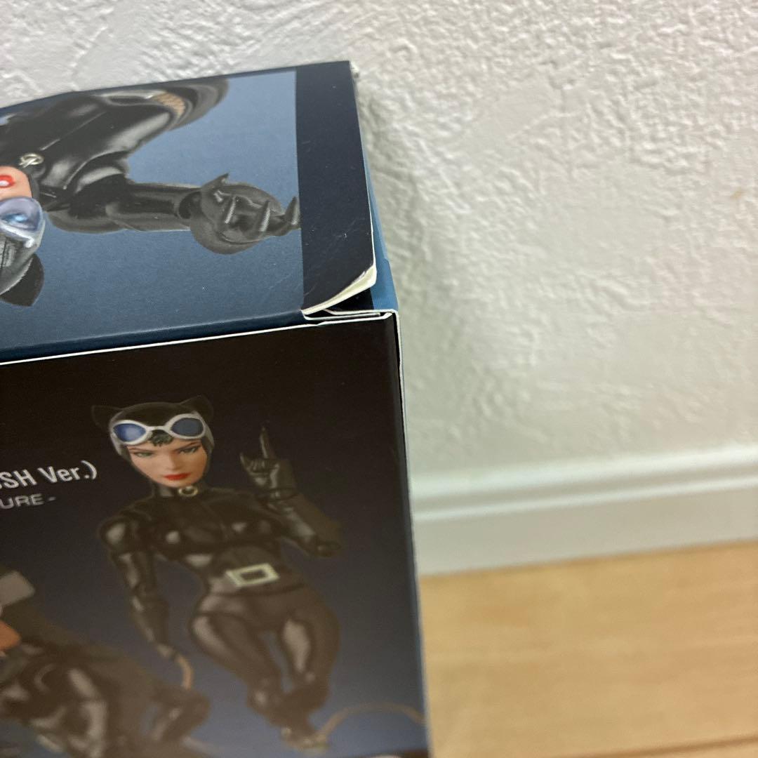 新品未開封MAFEX キャットウーマン マフェックス　　　CATWOMAN